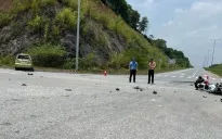 Người phụ nữ lái mô tô phân khối lớn đâm lật ô tô khiến 3 người bị thương