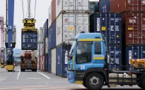 Tăng trưởng xuất khẩu tháng 7 của Nhật Bản thấp hơn kỳ vọng