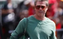 Brad Pitt đi máy bay riêng đến Ý để thăm bạn thân George Clooney
