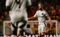 Ajax giành lợi thế, Chelsea có thắng lợi trên sân nhà