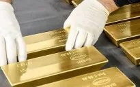 Giá vàng trong nước ngược chiều thế giới