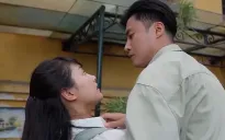 Đi giữa trời rực rỡ - Tập 22: Chải sững sờ nhìn Pu ngã vào vòng tay Thái