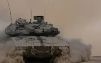 Tên lửa Israel bắn trúng đoàn xe cứu thương ở Gaza, 5 người thiệt mạng