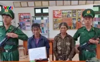 Bắt 2 người nước ngoài mang 10kg thuốc phiện vào Việt Nam