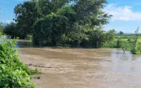 Bình Thuận: Mưa lớn, 2 người phụ nữ bị nước lũ cuốn trôi