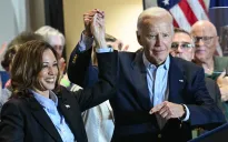 Ông Biden, bà Harris vận động tranh cử ở bang Pennsylvania khi cuộc khủng hoảng Israel leo thang