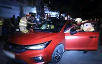 Dừng xe chạy vào đường cấm, CSGT phát hiện trên xe chứa chất nghi ma túy