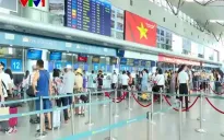 Tấp nập hành khách tại sân bay trong ngày cuối kỳ nghỉ lễ 2/9