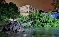 Bão số 3: Mưa lớn gây ngập úng trên các tuyến phố, khu đô thị tại Hà Nội