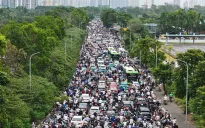 Đại lộ Thăng Long ùn tắc nghiêm trọng kéo dài hàng chục cây số sáng đầu tuần