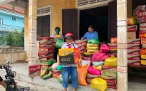 Chung tay cứu trợ người dân vùng bão lũ