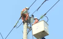 Khôi phục cung cấp điện một số tỉnh phía Bắc sau bão