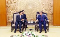 Tổng Bí thư, Chủ tịch nước Lào gặp nguyên lãnh đạo Đảng và tiếp Đoàn Ủy ban Trung ương MTTQ Việt Nam