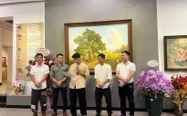 Nhóm họa sĩ mở triển lãm, trích tiền bán tranh ủng hộ đồng bào vùng lũ