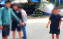 Triệu tập 3 đối tượng chặn đường "xin đểu" tiền 2 học sinh ở Hà Nội