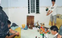 Bắt quả tang 5 đối tượng đang tổ chức sử dụng ma túy tại nhà riêng