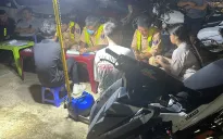 Vây bắt nhóm đối tượng điều khiển xe "độ" lạng lách, đánh võng