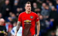 Phil Jones kiếm được 40 triệu bảng từ Man Utd