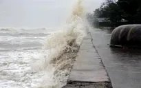 Thủ tướng chỉ đạo tập trung ứng phó áp thấp nhiệt đới có khả năng mạnh lên thành bão và mưa lũ