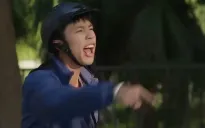 Đi giữa trời rực rỡ - Tập 41: Chải nhiệt tình hỗ trợ khách đánh ghen