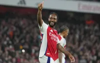 Arsenal thắng nghẹt thở 4-2 trước Leicester: Hai bàn phút bù giờ cứu thua cho Pháo thủ