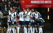 Tottenham điều tra cổ động viên quá khích trong chiến thắng trước Man United