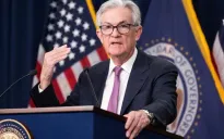 Fed sẽ không vội mạnh tay hạ lãi suất