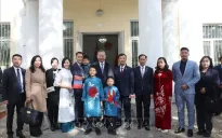 Tổng Bí thư, Chủ tịch nước Tô Lâm thăm Đại sứ quán Việt Nam và gặp gỡ cộng đồng người Việt tại Mông Cổ