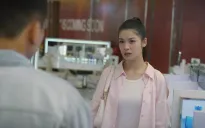 Hoa sữa về trong gió - Tập 25: Trang đụng độ anh quản lý từng gây gổ