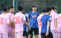 ĐT Việt Nam bước vào buổi tập đầu tiên, chuẩn bị cho trận so tài với ĐT Ấn Độ