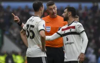 Berbatov chỉ trích gay gắt: Cầu thủ Man Utd nên xấu hổ vì Jonny Evans giành MOTM