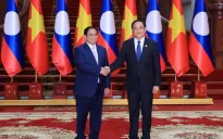 Thủ tướng Phạm Minh Chính gặp Thủ tướng Lào Sonexay Siphandone