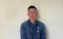 Người dân vây bắt, khống chế đối tượng cướp vé số của cụ bà 75 tuổi