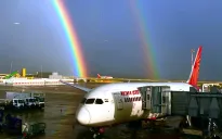 Máy bay Air India hạ cánh khẩn cấp do bị doạ đánh bom