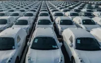 Doanh số bán xe điện trên toàn cầu tăng hơn 30%