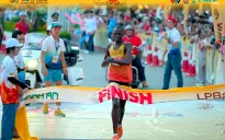 Giải marathon Quốc tế VTV LPBank 2024: Edwin Kiptoo vô địch cự ly 21km nam; Lương Đức Phước và Đoàn Thu Hằng vô địch cự ly 10km,