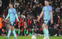 Arsenal nhận thất bại trước Bournemouth trong thế thiếu người