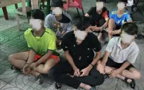 Nhóm thanh thiếu niên dùng điếu cày cướp tiền người đi đường