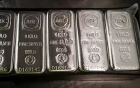 Giá bạc leo đỉnh 12 năm