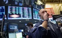 Phố Wall ủng hộ ông Trump hay bà Harris thắng cử?