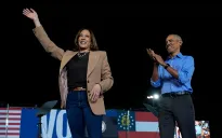 Bà Harris và ông Obama kêu gọi hành động vì tương lai