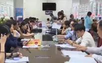 Người dân TP Hồ Chí Minh xếp hàng làm hồ sơ trước ngày bảng giá đất mới có hiệu lực