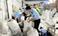 Phá đường dây sản xuất bít tất thể thao giả nhãn hiệu