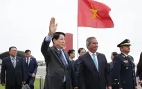 Chủ tịch nước Lương Cường bắt đầu chuyến thăm chính thức Peru và dự Tuần lễ Cấp cao APEC