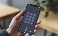 iPhone tự khởi động lại khi không được mở khóa sau một thời gian