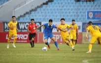 Vòng 8 V.League 2024/25: Trận đấu gây tranh cãi giữa Quảng Nam và Sông Lam Nghệ An