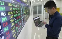 VN-Index bật tăng sau khi thủng mốc 1.200 điểm