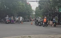 Điều tra vụ việc một người đàn ông tử vong bất thường trước cửa nhà