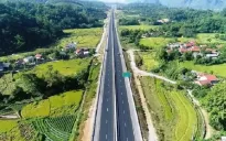 Đồng thuận bàn giao đất làm đường cao tốc