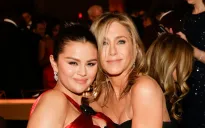 Selena Gomez đính hôn, hàng loạt sao hạng A chúc mừng